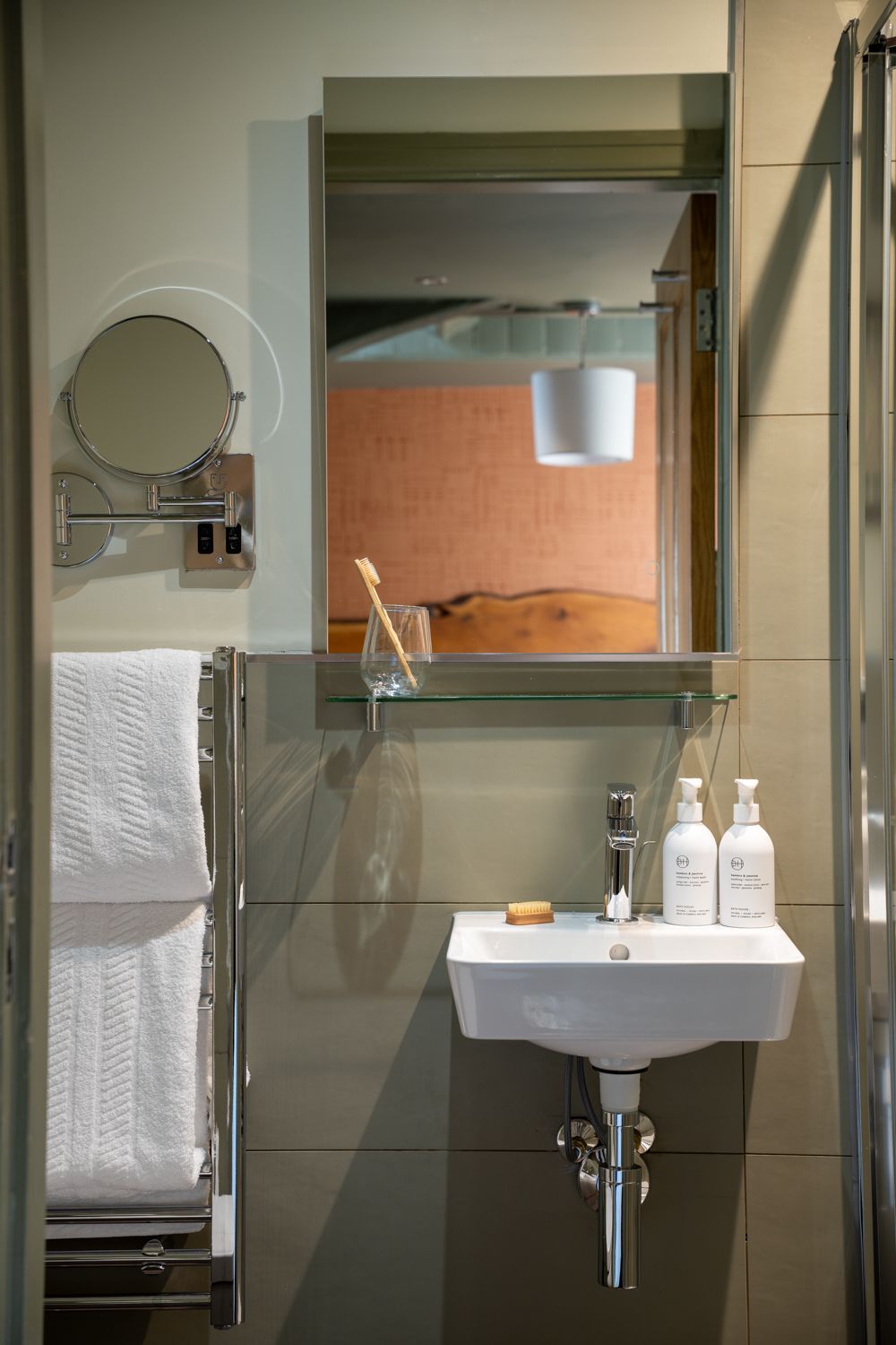 ensuite bathroom in the cosy double bedroom